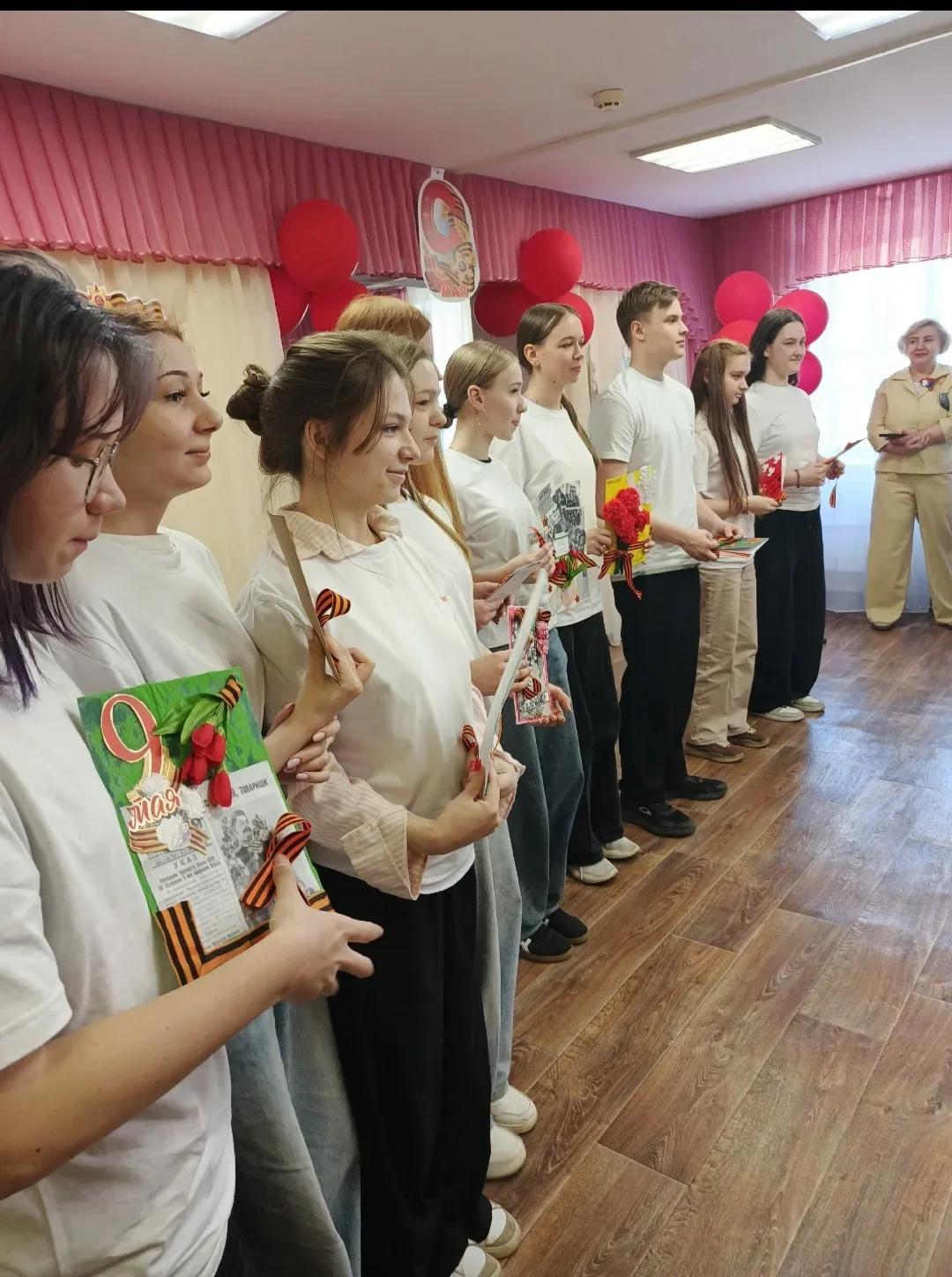 ВСЕРОССИЙСКАЯ АКЦИЯ «ЭХО ПОБЕДЫ» 🇷🇺 Активисты «Движения Первых» совместно с советником директора Тих