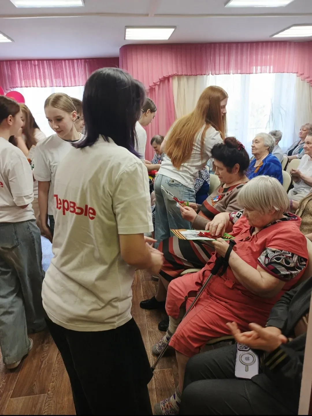 ВСЕРОССИЙСКАЯ АКЦИЯ «ЭХО ПОБЕДЫ» 🇷🇺 Активисты «Движения Первых» совместно с советником директора Тих