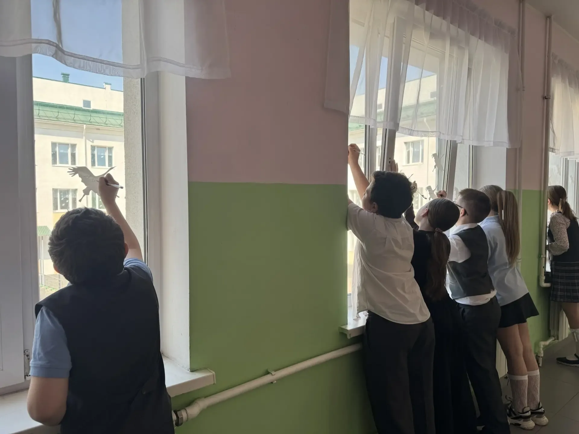 📢 Акция «Журавли Победы 2026»  Ученики нашей школы приняли участие в акции «Журавли Победы», наклеил