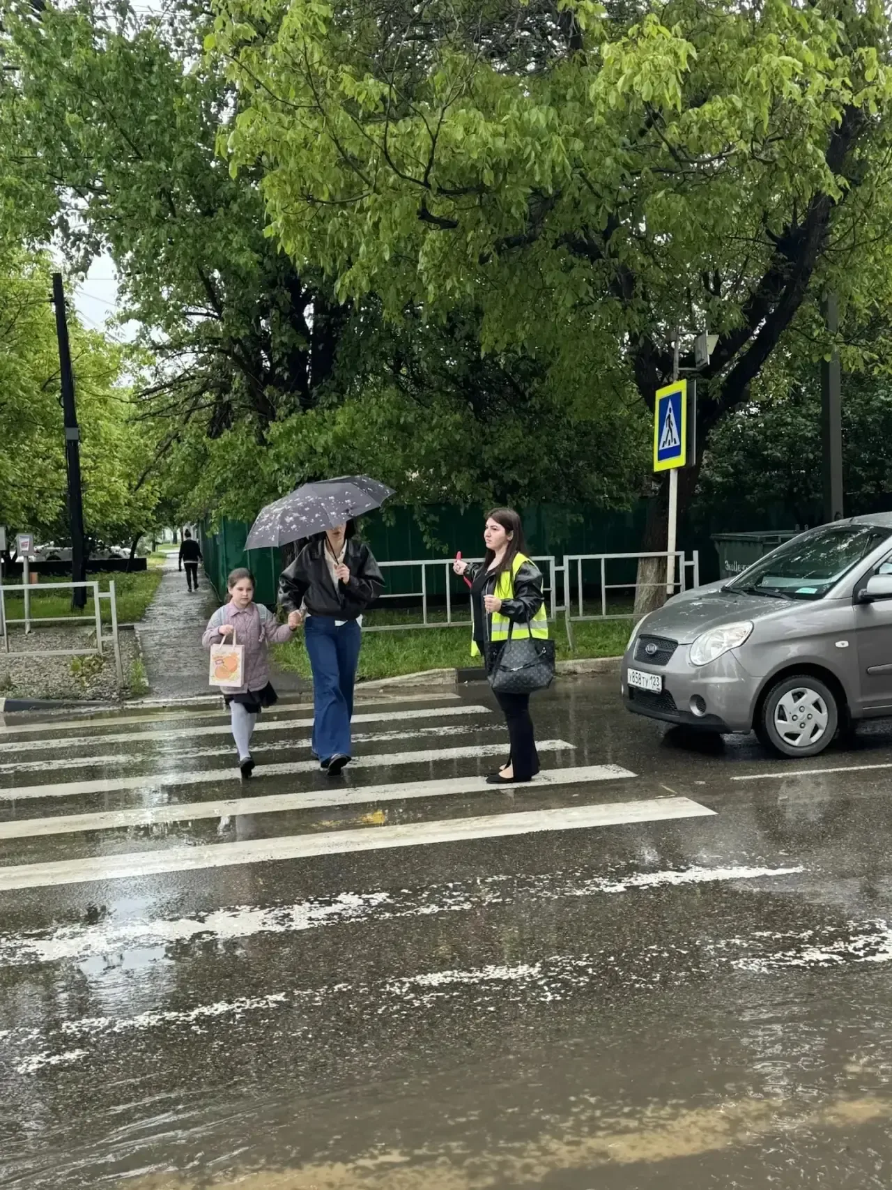 🚨 Акция «Внимание! Дети!» набирает обороты!  Родители 2 «А», 2 «Б» и 2 «Г» классов присоединились к 