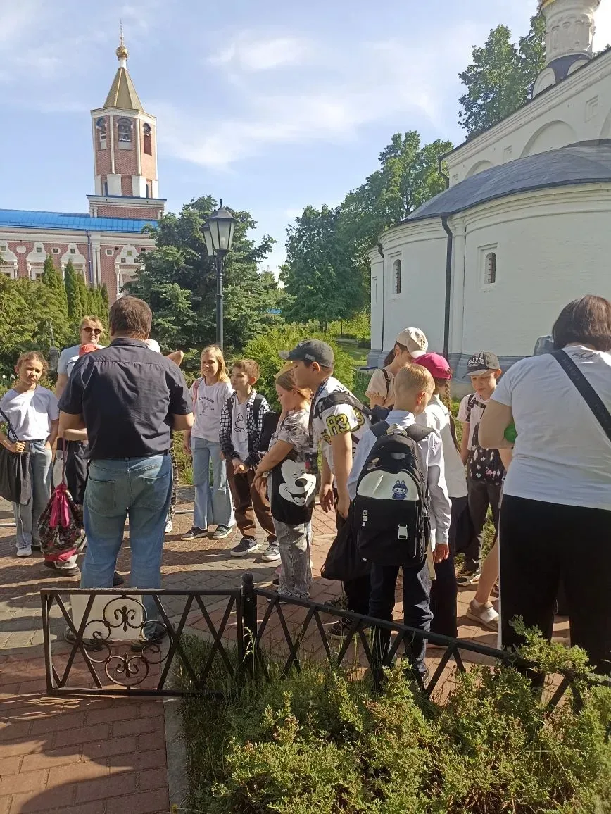 🖼 Когда оживают полотна и стены помнят века… Ученики 3Д класса вместе с родителями и классным руково