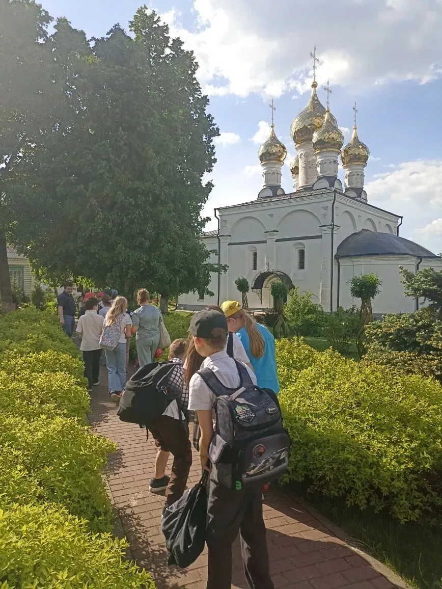 🖼 Когда оживают полотна и стены помнят века… Ученики 3Д класса вместе с родителями и классным руково