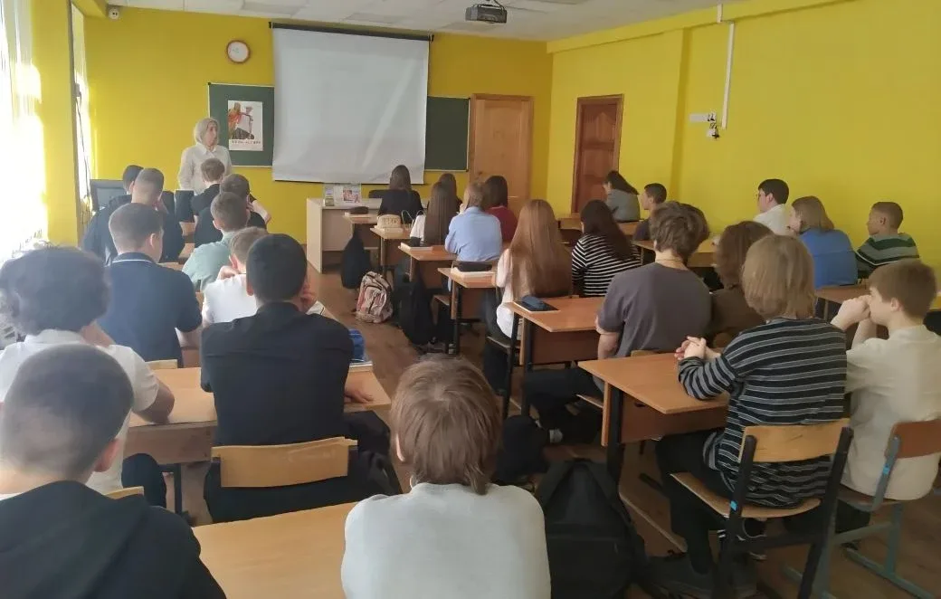 🩺 Важно говорить об этом открыто и без мифов.  В преддверии Всемирного дня памяти умерших от СПИДа в