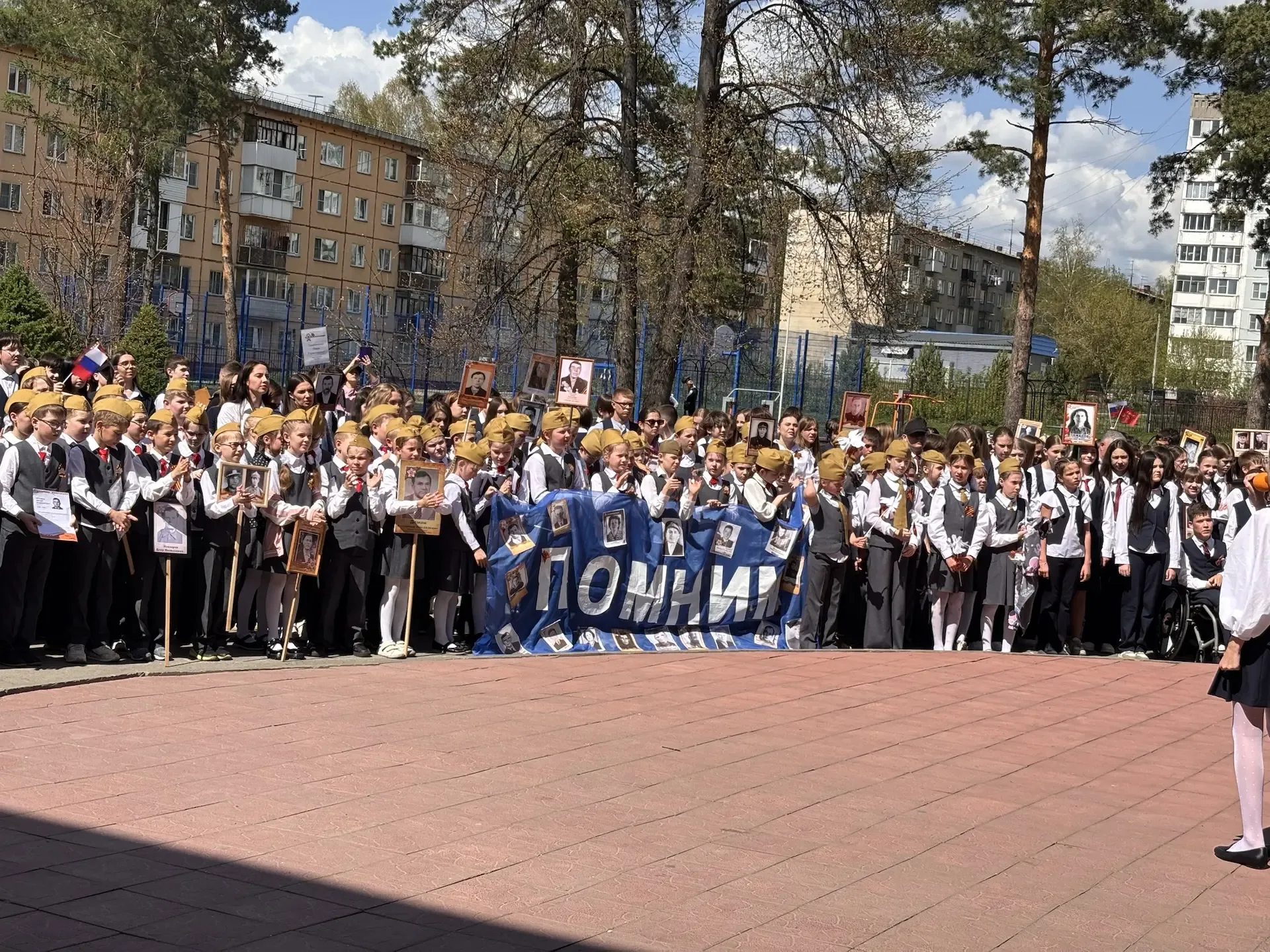 🇷🇺 Сюда нас память позвала: как Школа №155 сказала «Спасибо» героям 🌟8 мая наша школа стала частью д