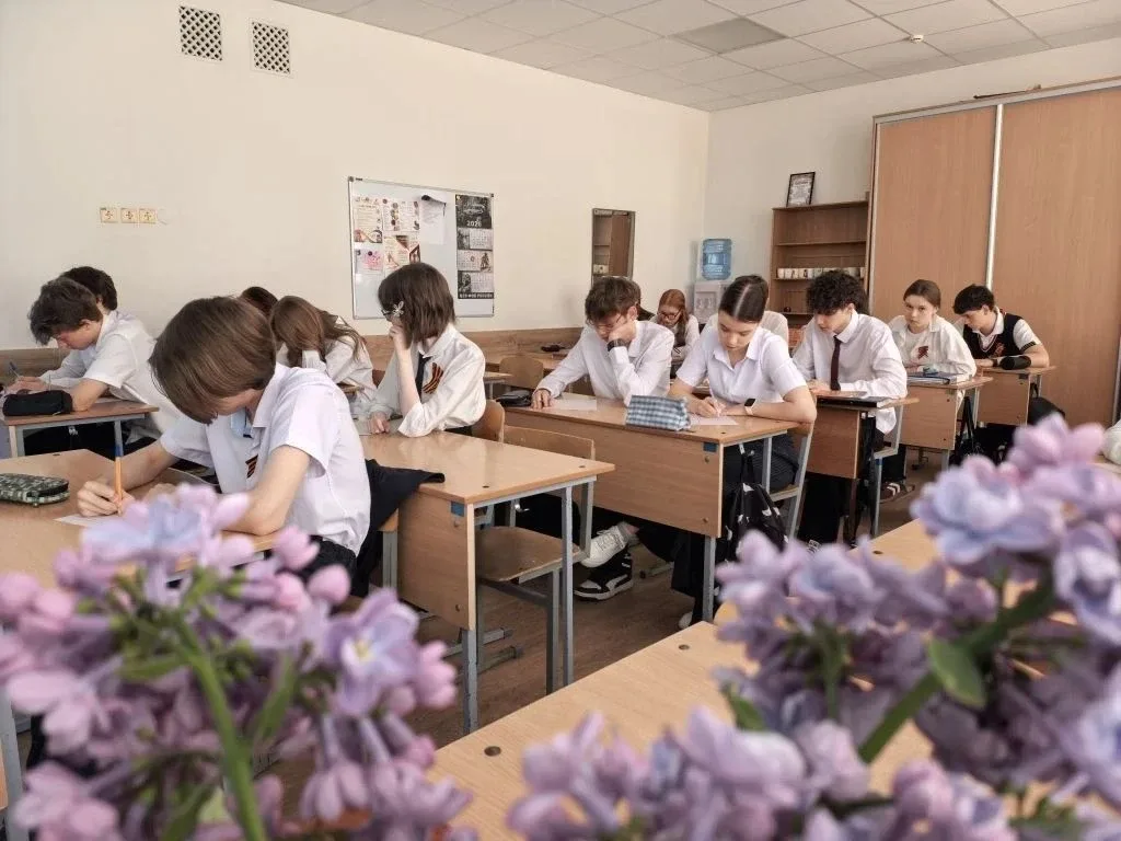 🕯️ В гимназии прошли Уроки Мужества, посвящённые 81-й годовщине Победы в Великой Отечественной войне