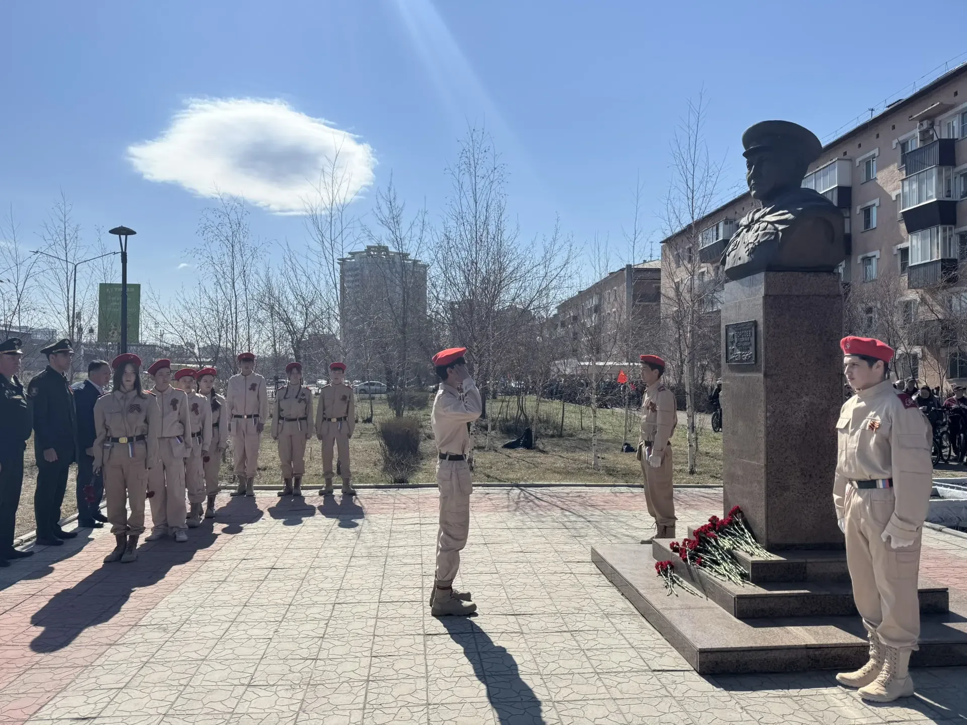 🚴‍♂️🇷🇺 Сегодня коллектив Гимназии №33 принял участие в городском Велопробеге, посвящённом празднован
