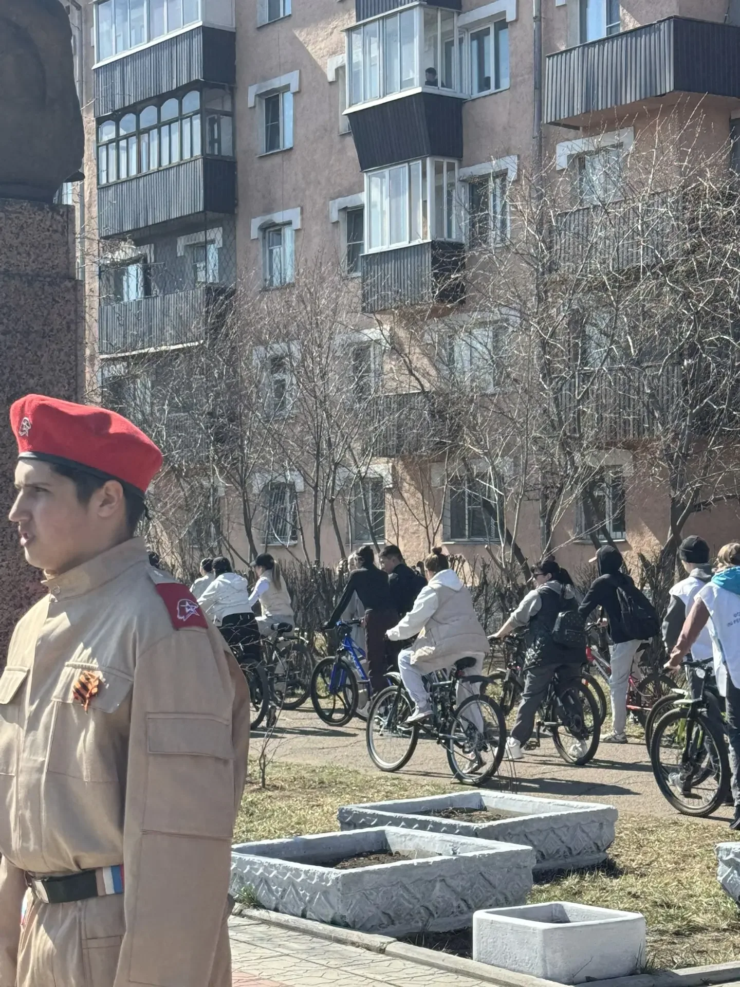 🚴‍♂️🇷🇺 Сегодня коллектив Гимназии №33 принял участие в городском Велопробеге, посвящённом празднован