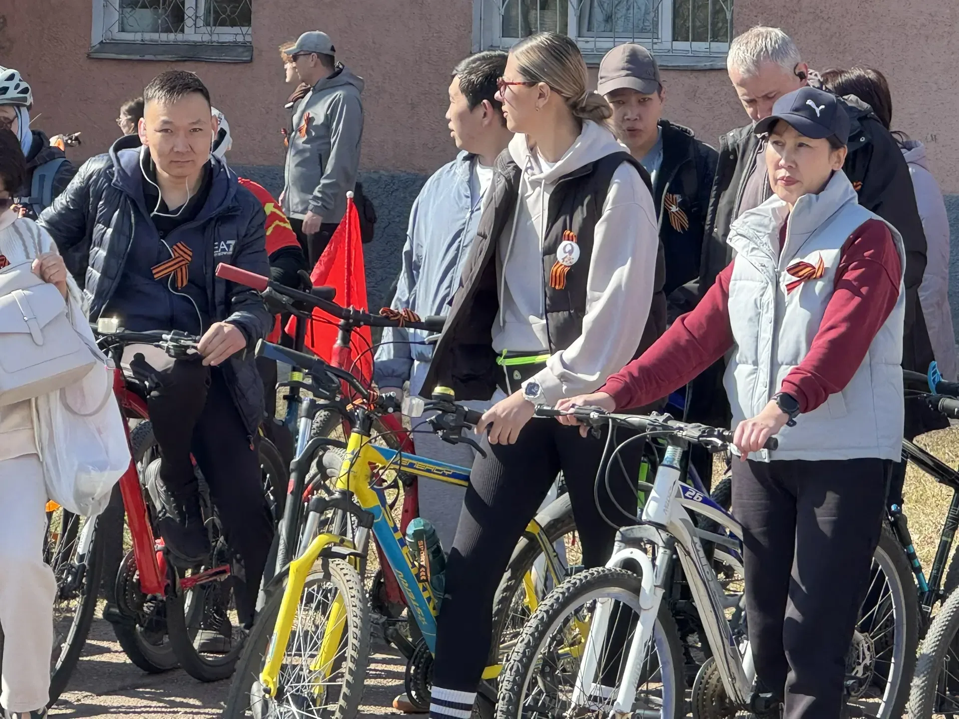 🚴‍♂️🇷🇺 Сегодня коллектив Гимназии №33 принял участие в городском Велопробеге, посвящённом празднован
