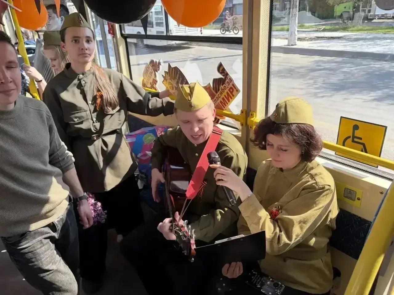 🚃 Ученицы нашей школы из 8 «В» и 9 «Б» классов (Грызлова Полина, Машкова Аня, Юнеева Эльвира, Никити