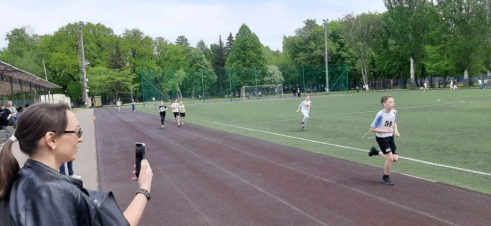 Сегодня сдавали ГТО,норматив бег 5-6кл. И 10А