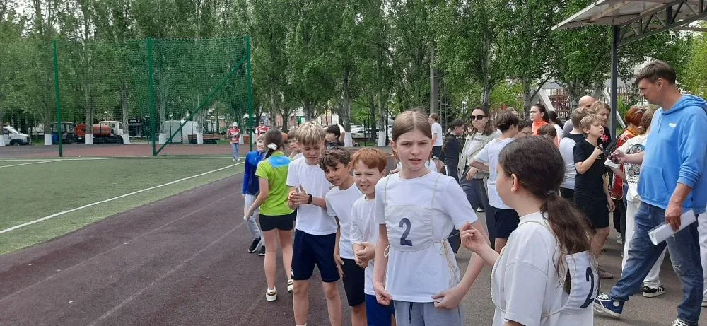 Сегодня сдавали ГТО,норматив бег 5-6кл. И 10А