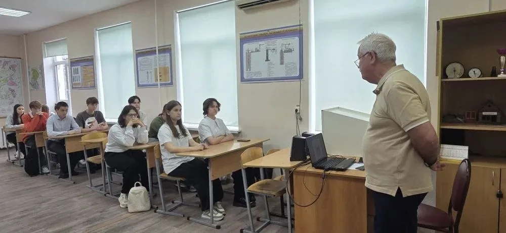 В рамках профориентационной работы и реализации проекта " Билет в будущее" ученики 9х классов посети