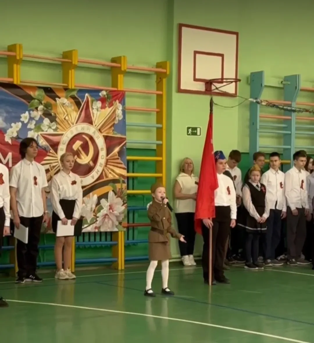 #новости_ОК33  ⭐День Победы в наших школах⭐  ⭐В предверии Дня Победы  Знамённая группа школы #6 им. 
