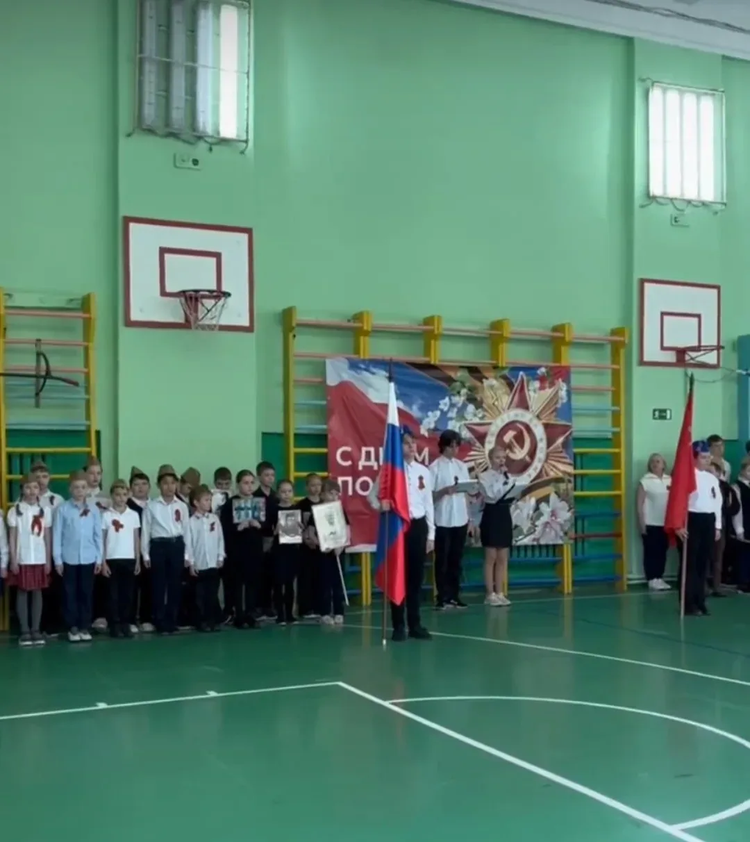#новости_ОК33  ⭐День Победы в наших школах⭐  ⭐В предверии Дня Победы  Знамённая группа школы #6 им. 