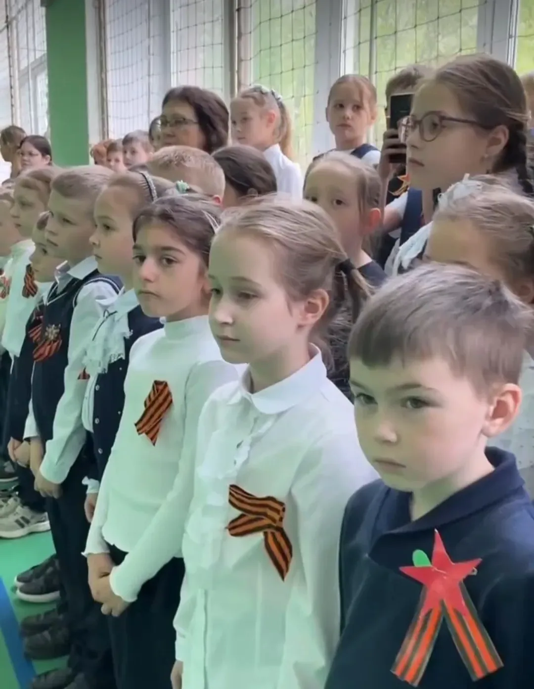 #новости_ОК33  ⭐День Победы в наших школах⭐  ⭐В предверии Дня Победы  Знамённая группа школы #6 им. 