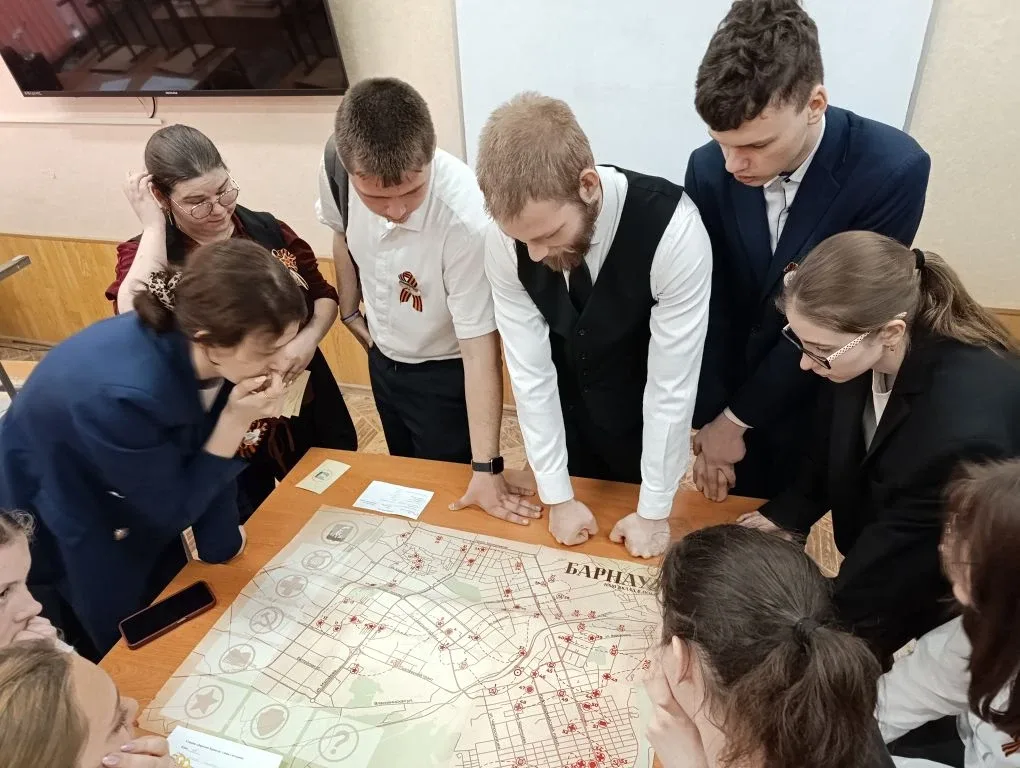 🗺️ Квест «Победный маршрут»: дети прошли дорогами истории Барнаула!  Накануне праздника День Победы,