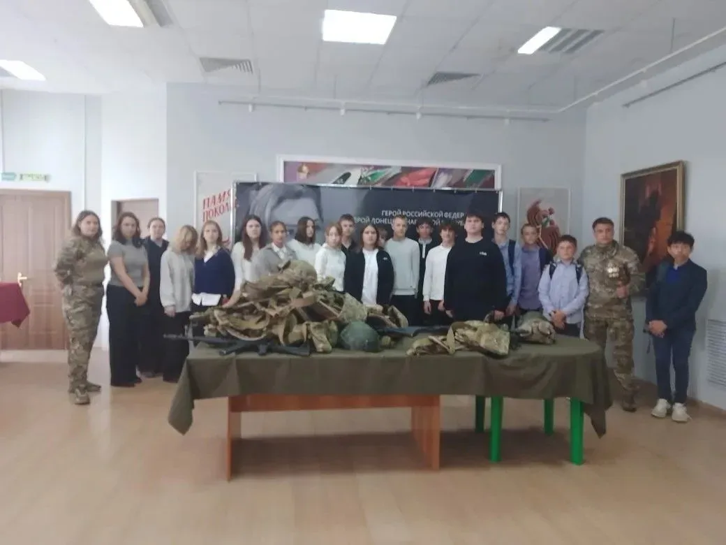 Урок мужества с посещением выставки боевого снаряжения и квадрокоптеров в целях патриотического восп