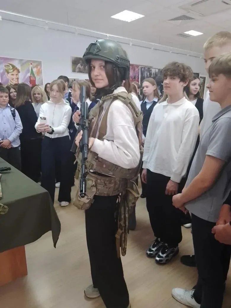 Урок мужества с посещением выставки боевого снаряжения и квадрокоптеров в целях патриотического восп