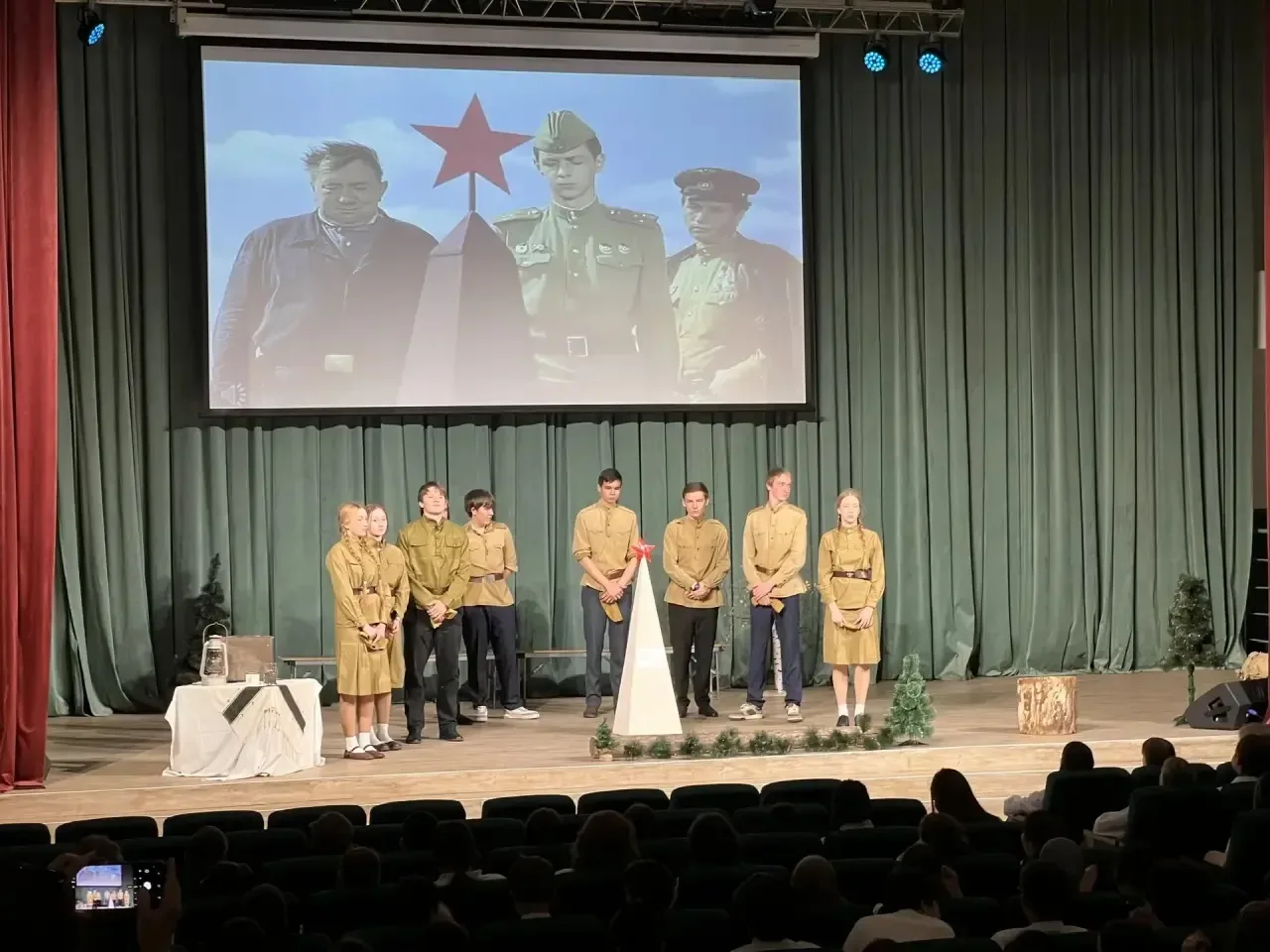 ⭐️9 мая⭐️ Торжественное и трогательное мероприятие ко Дню Победы в «Гимназии 184» Состоялось общешко