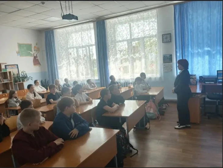 Сегодня подростковый врач - нарколог Малахова Лариса Антоновна в рамках месячника «За здоровый образ