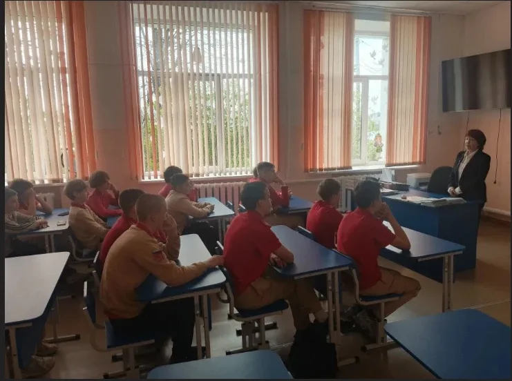 Сегодня подростковый врач - нарколог Малахова Лариса Антоновна в рамках месячника «За здоровый образ