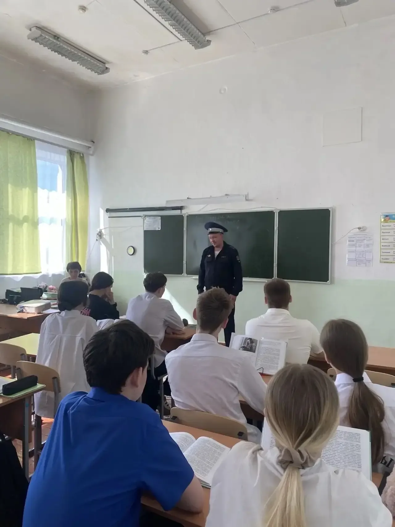 Сегодня прошла встреча-беседа с сотрудниками ГАИ!  Очень познавательно и полезно было пообщаться с т