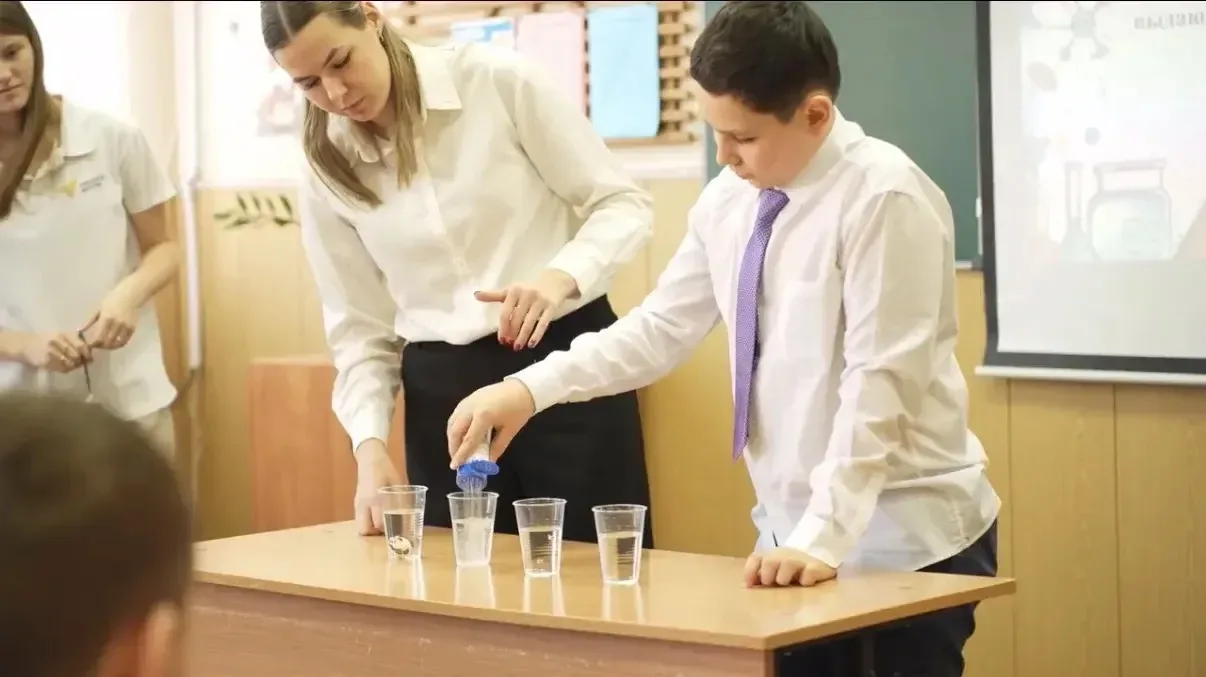 Один день из жизни советника! 🤓  Привет, друзья! Мы, активисты МАОУ «Школа №103», выдвигаем на преми