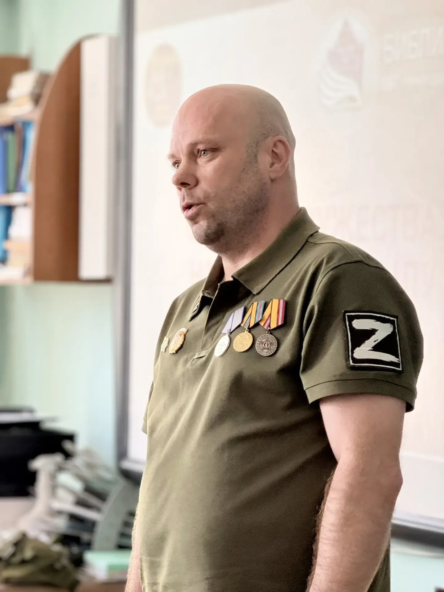 🗓️6 МАЯ | ДИАЛОГИ С ГЕРОЕМ | Встреча, которая учит мужеству 🇷🇺🛡  В рамках «Недели Победы» в нашей шк