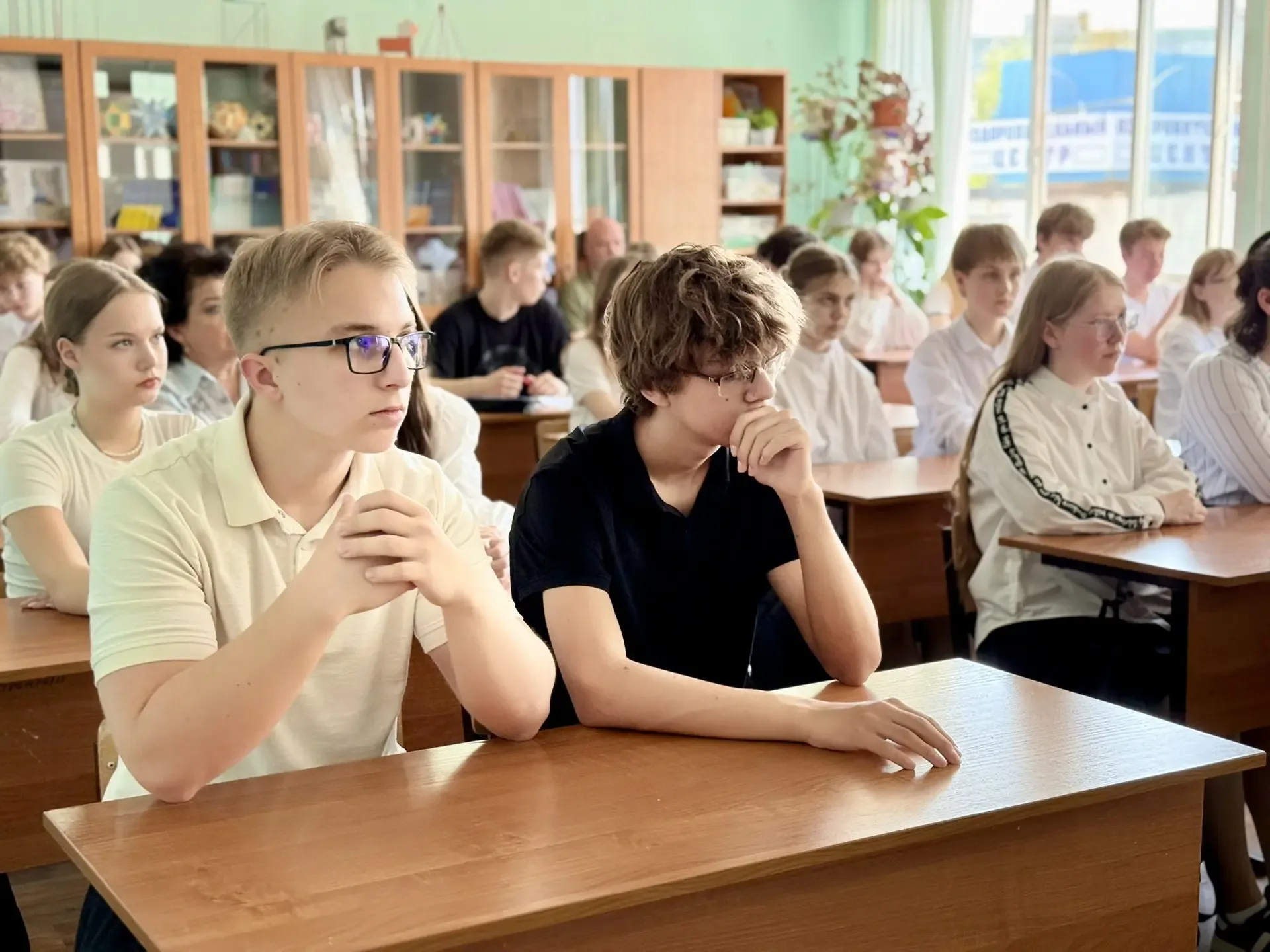 🗓️6 МАЯ | ДИАЛОГИ С ГЕРОЕМ | Встреча, которая учит мужеству 🇷🇺🛡  В рамках «Недели Победы» в нашей шк