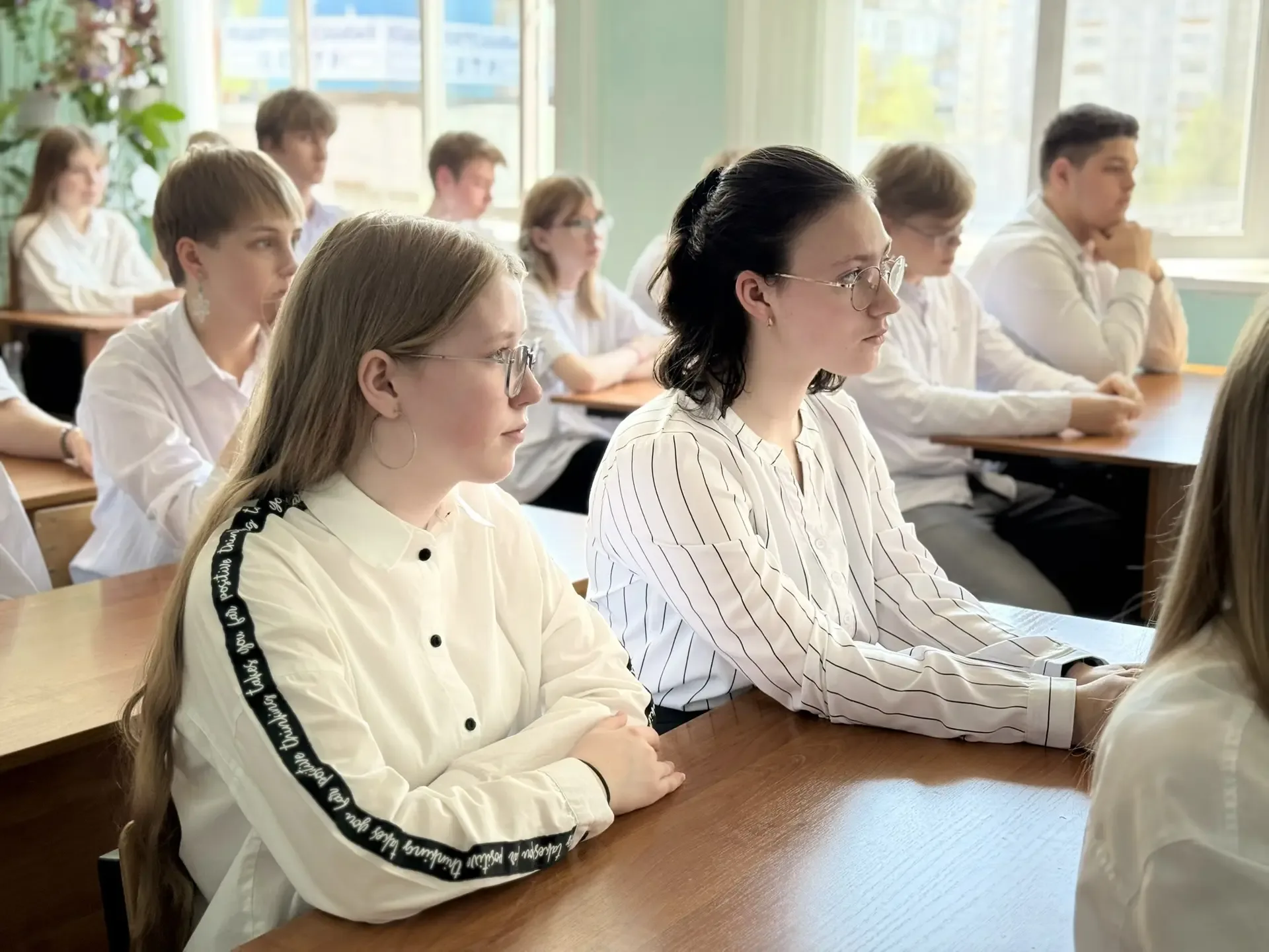 🗓️6 МАЯ | ДИАЛОГИ С ГЕРОЕМ | Встреча, которая учит мужеству 🇷🇺🛡  В рамках «Недели Победы» в нашей шк