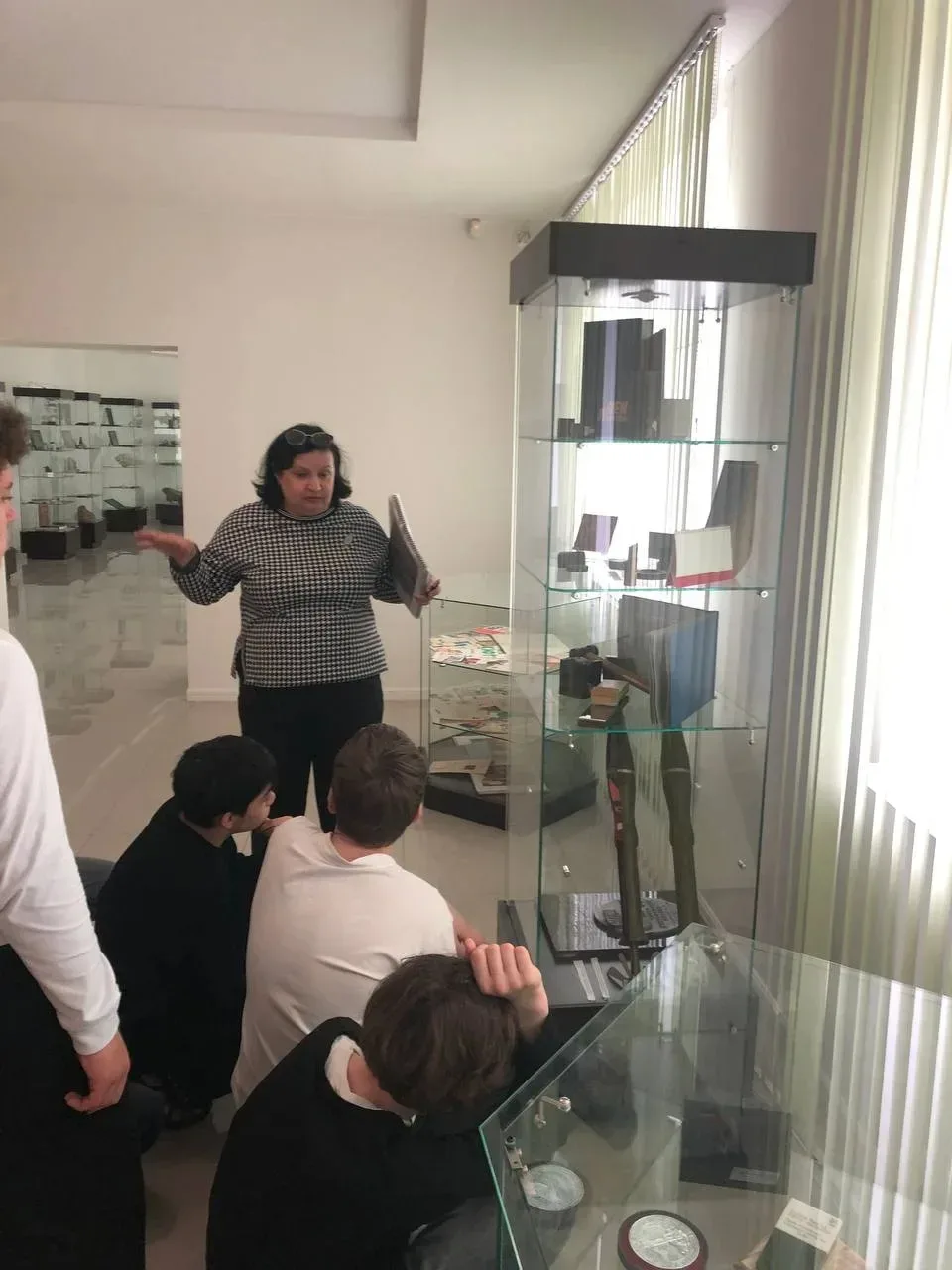 Ученики 7В класса посетили сегодня познавательную экскурсию в музее истории Академгородка.Ребята поб