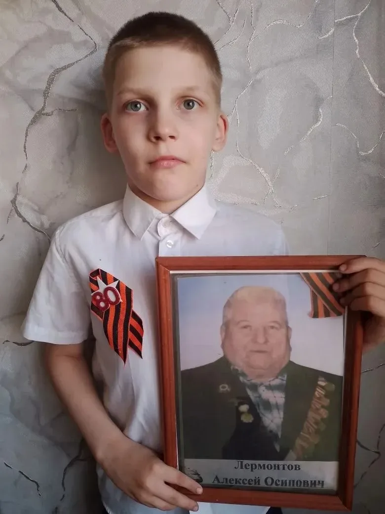 🇷🇺Фоточеллендж «Я помню, я горжусь»🇷🇺  Обучающиеся нашей школы принимают участие в фоточеллендже «Я 