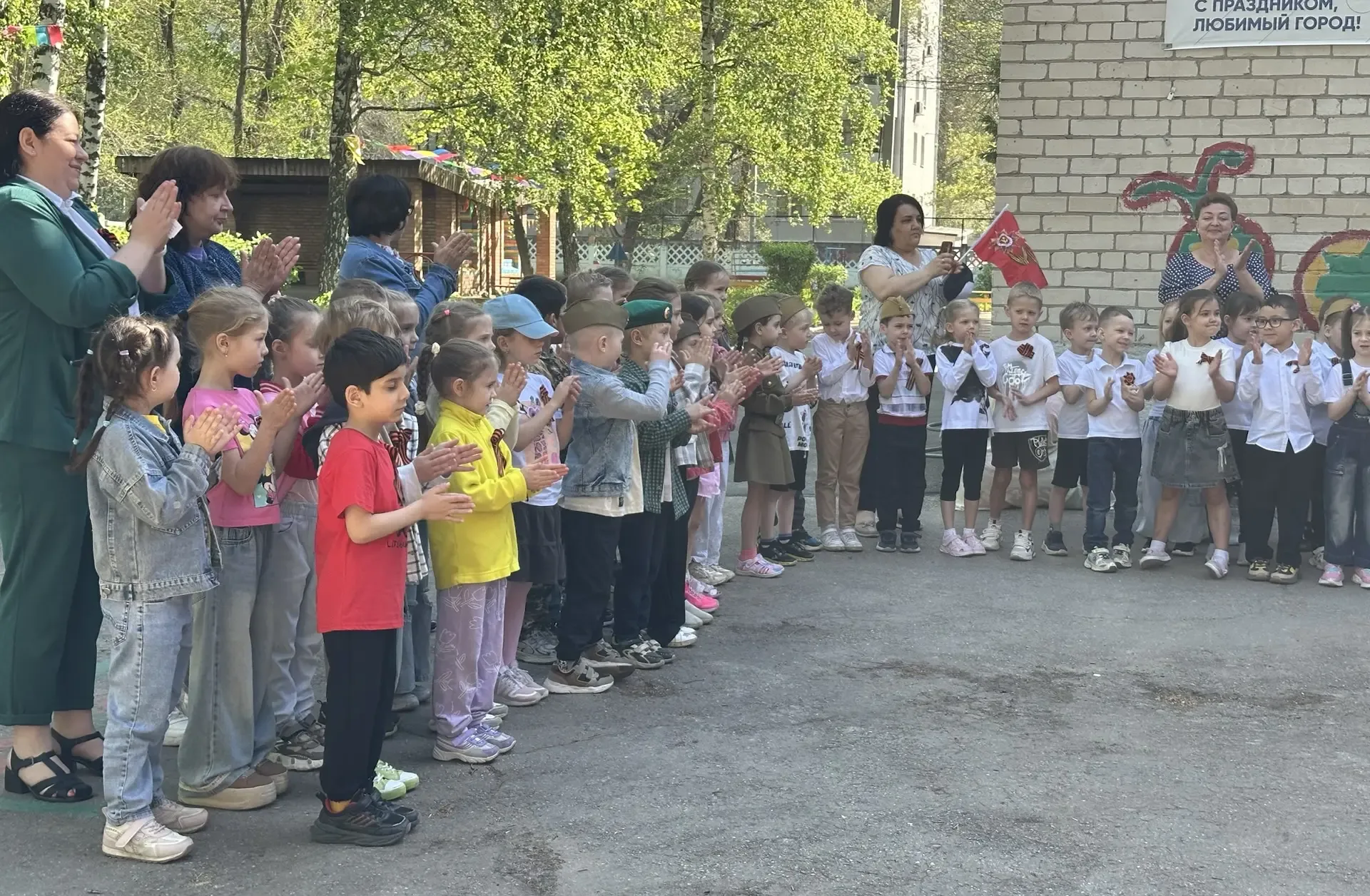 8 мая во 2 корпусе #tltschool26 прошла торжественная линейка, посвященная 81-ой годовщине Великой По