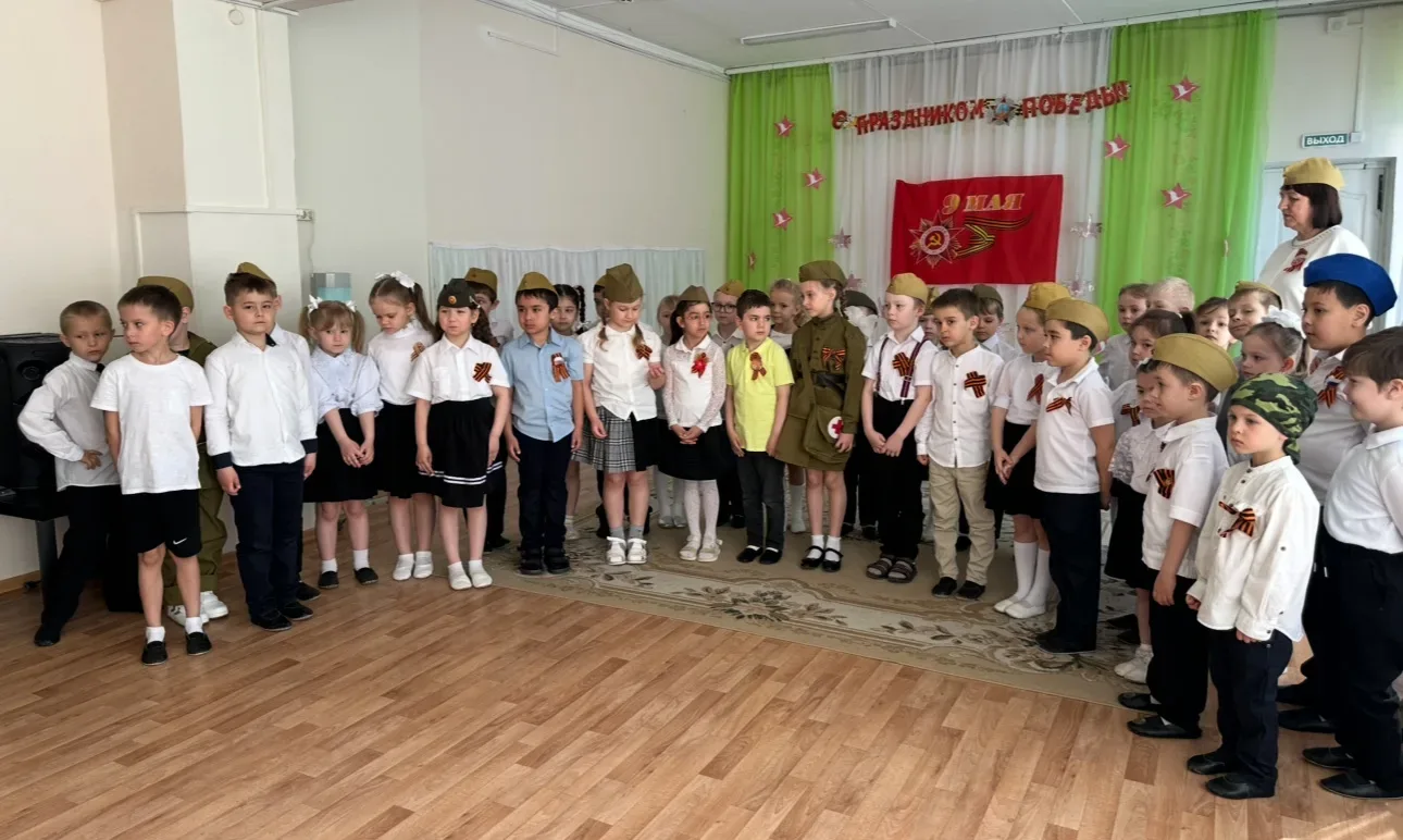 Сегодня, 8 мая, накануне Дня Победы, в 3 корпусе #tltschool26 проведена линейка-митинг, посвященная 