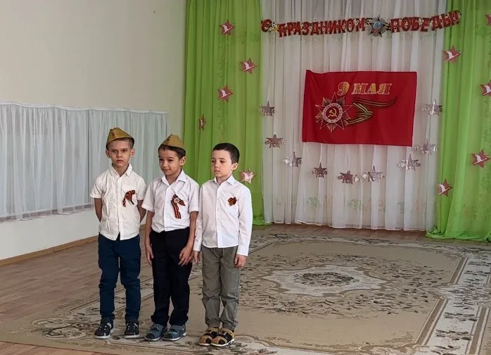 Сегодня, 8 мая, накануне Дня Победы, в 3 корпусе #tltschool26 проведена линейка-митинг, посвященная 
