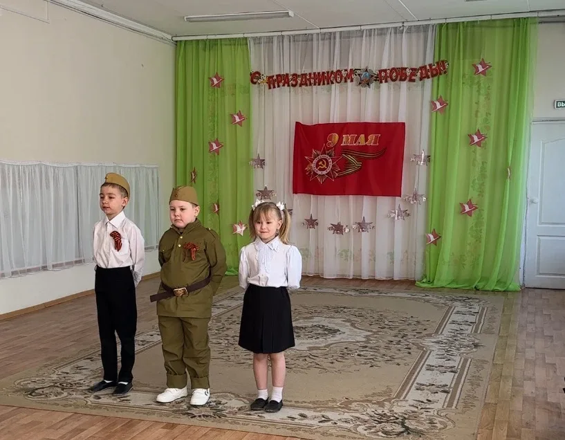 Сегодня, 8 мая, накануне Дня Победы, в 3 корпусе #tltschool26 проведена линейка-митинг, посвященная 