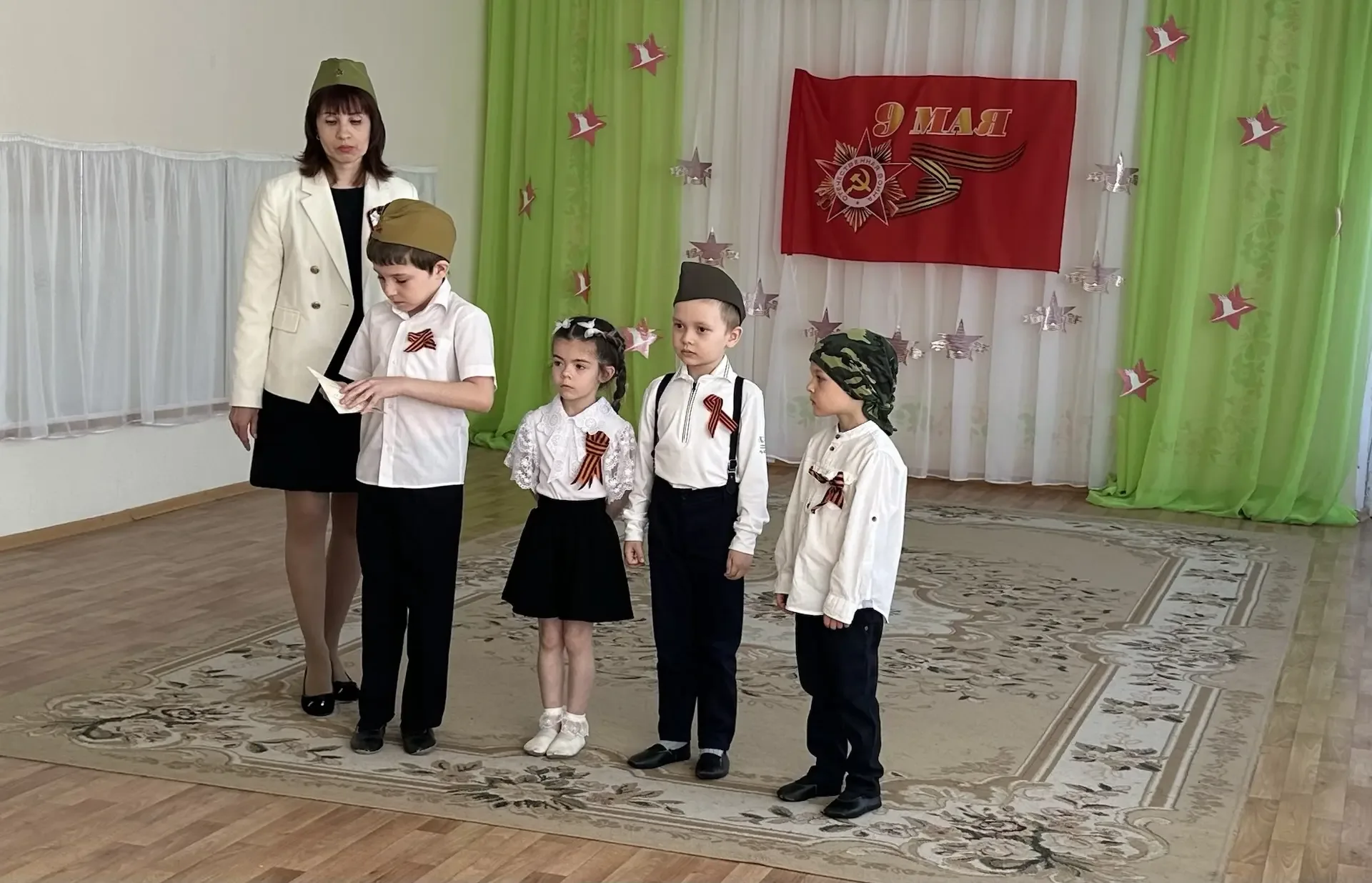Сегодня, 8 мая, накануне Дня Победы, в 3 корпусе #tltschool26 проведена линейка-митинг, посвященная 