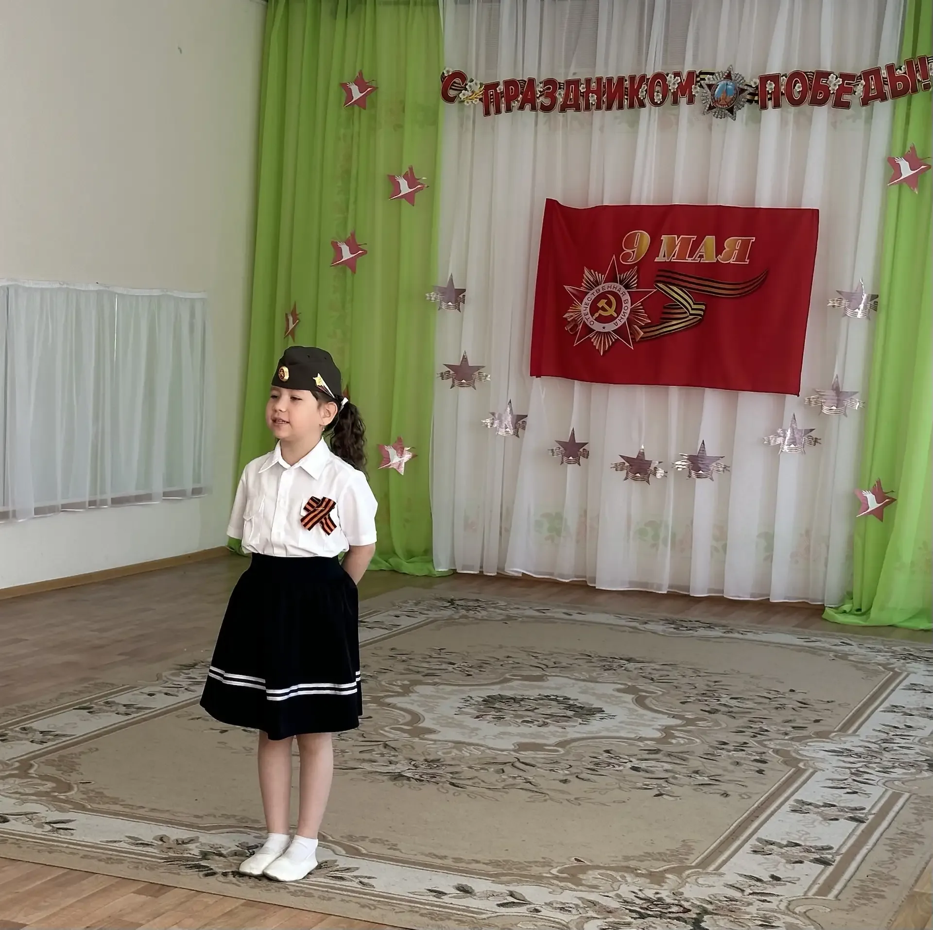 Сегодня, 8 мая, накануне Дня Победы, в 3 корпусе #tltschool26 проведена линейка-митинг, посвященная 