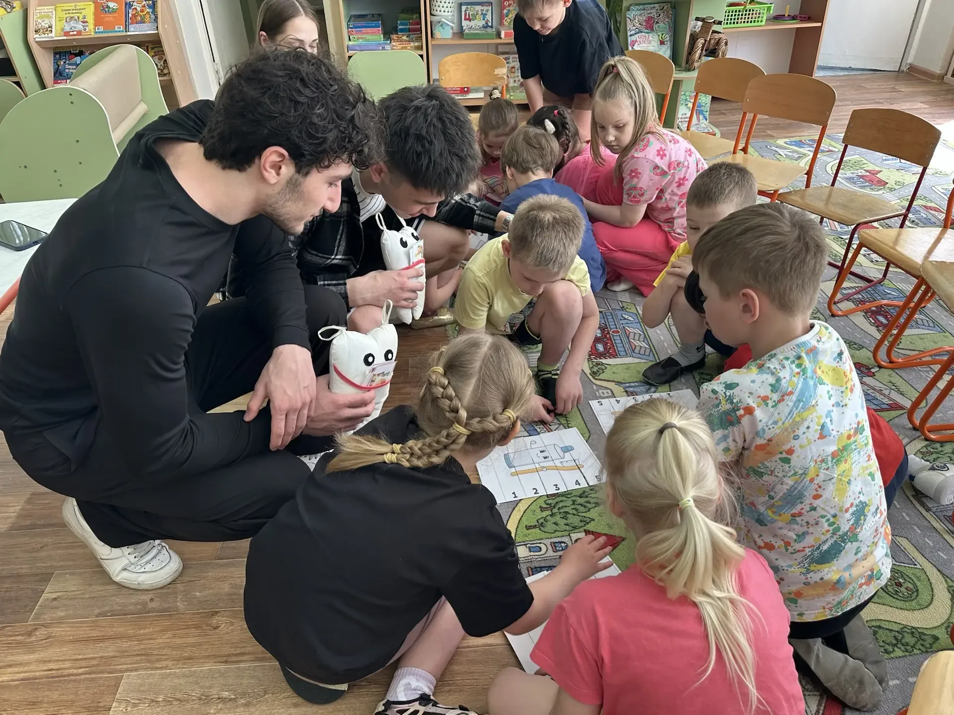 14 мая во 2 корпусе #tltschool26 прошли встречи студентов медицинского училища с детьми 6-7 лет. Сту