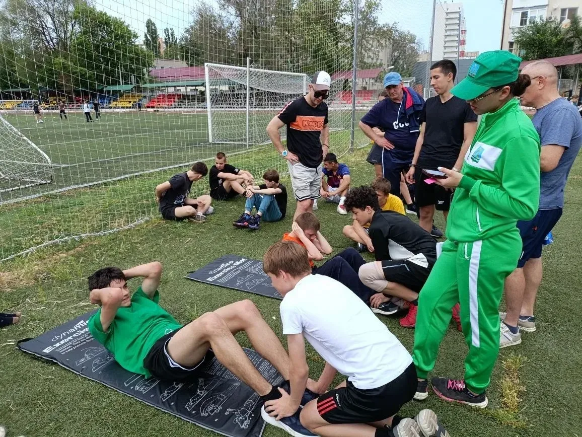 «Готов к труду и обороне» — наши в деле! 💪    Вчера на стадионе МБУ ДО СШ № 2 было жарко! 🔥 Наши спо