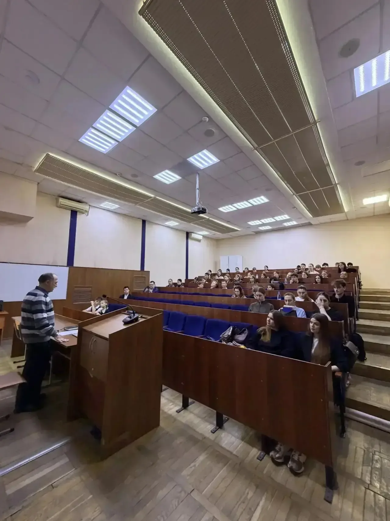 «Без срока давности»: ученики МБОУ СОШ № 15 приняли участие в заседании криминалистического кружка Ю