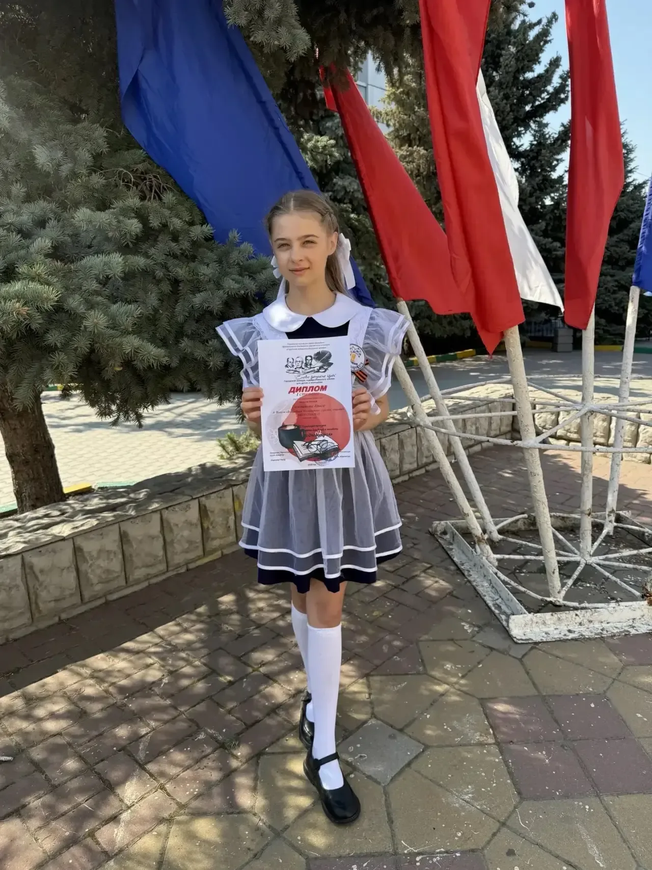 📖 СИЛА СЛОВА И ПОБЕДА НА ПАРАПЕТЕ! 🎭  9 мая, в особенный для всей страны день, на парапете ГКДЦ сост