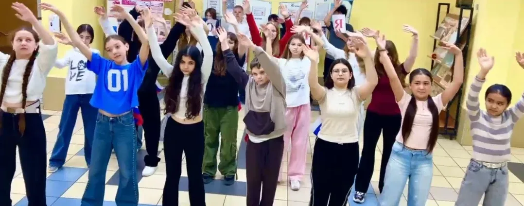 🏃‍♂️💥🎶 День здоровья в МОБУ СОШ №12 — это был взрыв энергии Спортивная площадка: бег, прыжки, борьба