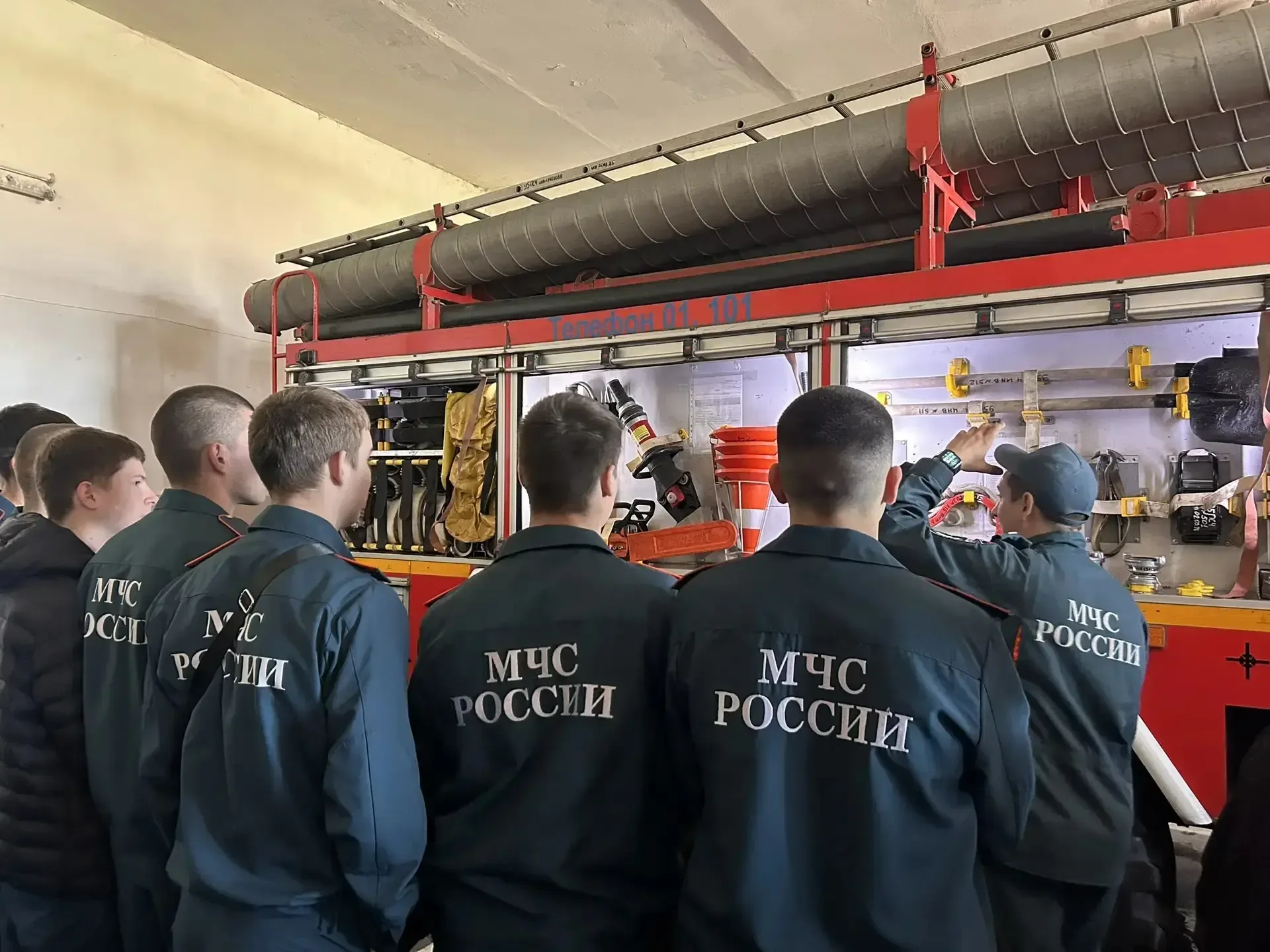 🚒🚨Студенты-первокурсники посетили пожарную часть №95 в День пожарной охраны!  В рамках празднования 