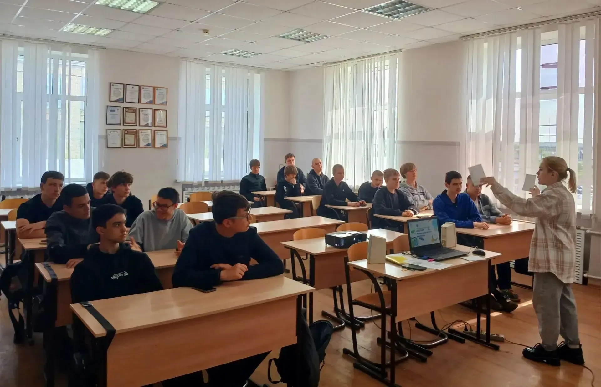 Квиз-игра по ПДД для велосипедистов и пользователей СИМ.  Продолжается областной акции по профилакти