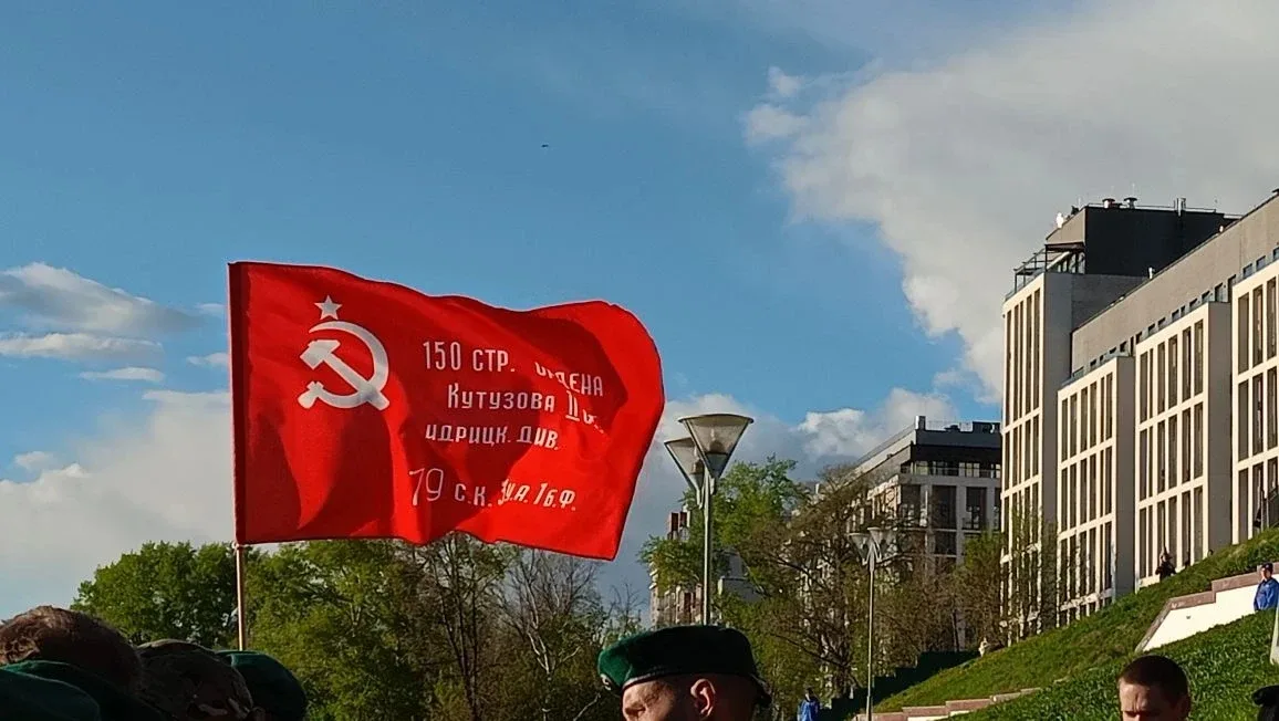 Сегодня, в такой важный и значимый праздник, наши кадеты — более 70 человек — с гордостью приняли уч