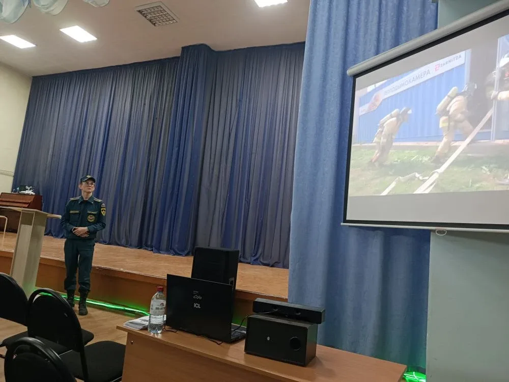 15 мая  состоялась профориентационная встреча выпускника нашей школы,студента 4 курса  Тетюшского го