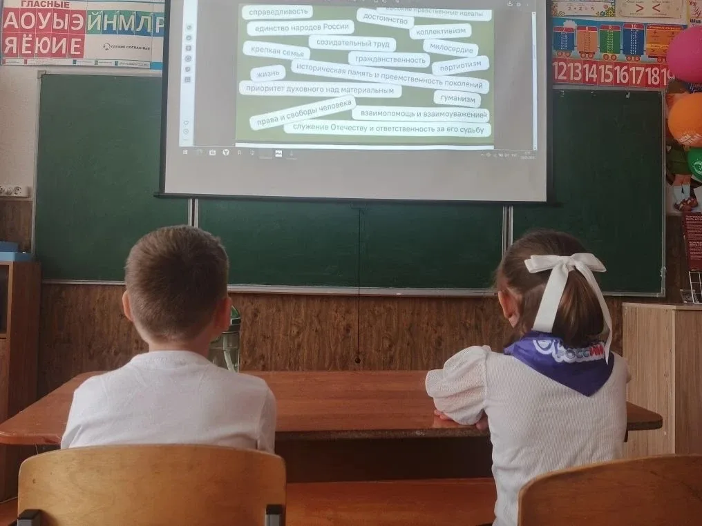 🇷🇺Разговоры о важном🇷🇺  ✨Сегодня в МБОУ «СШ №15 им. Героя Советского Союза Н. Токарева» прошел очере