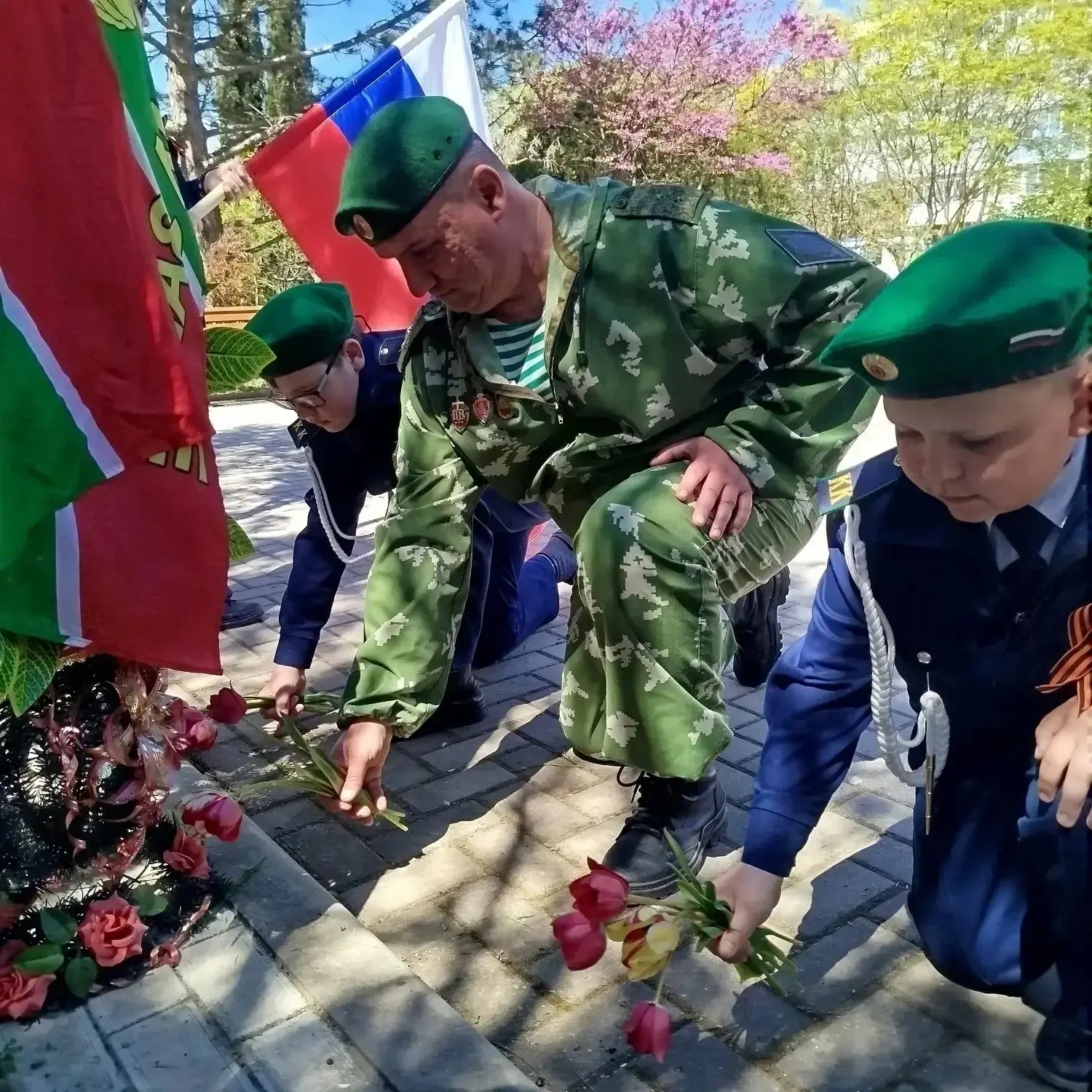 🇷🇺Поколение победителей передает эстафету памяти💫Живой урок мужества ко Дню Победы  В знак глубокого