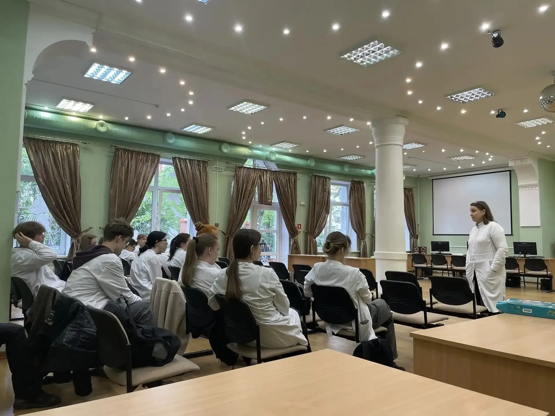 День волонтёра в санатории «Пионерск»: первый шаг к профессии  🏥18 мая обучающиеся 10 медицинского к